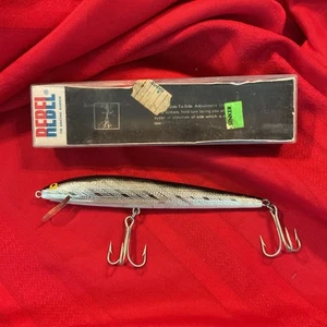 REBEL … S-1401 Silver Fastback … Vintage 2 oz 7” Fishing Lure … NEW in BOX - Picture 1 of 9