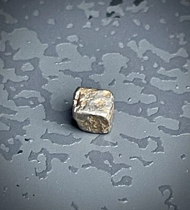Sehr seltener Platin Kristall mit Gold , Konder , 0,42 gr , PT 25 , - Bild 1 von 7