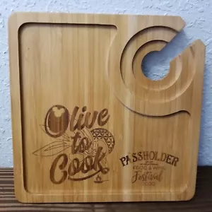 Bandeja de madera con soporte para pase AP Olive To Cook Festival de comida y vino EPCOT de los parques de Disney - Imagen 1 de 2
