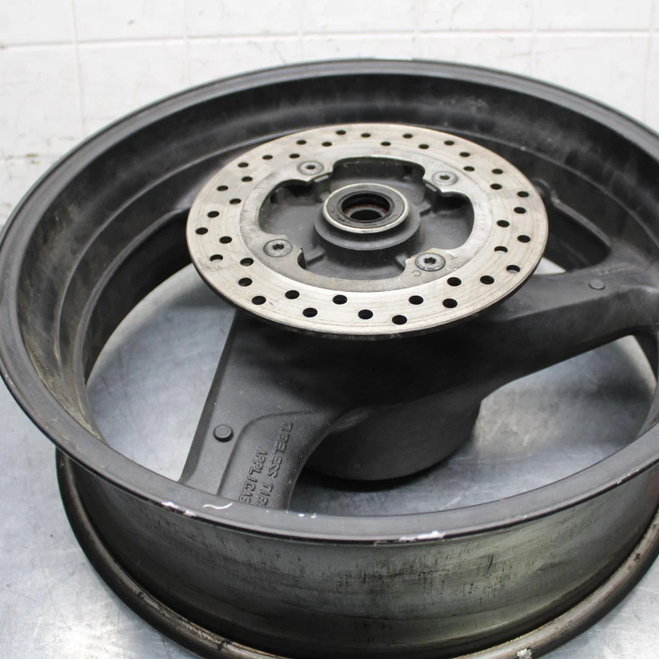 Honda CBR600F4 2000 rueda trasera y rotor disco de freno trasero 43251-MEE-000 BB552 Foto 1 de 4