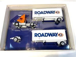Modelo Roadway Express 70 Aniversario Doble Winross Escala 1/64 - Imagen 1 de 6