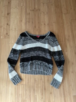 Suéter bongo pequeño para mujer Foto 1 de 3