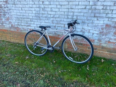 Bicicleta híbrida Specialized Crossroads - 21 velocidades - 700c Foto 1 de 2