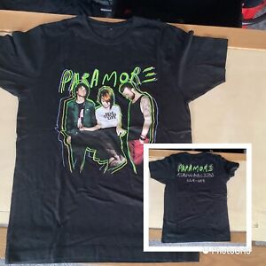 paramore reading and leeds festival t shirt 2014? 22/8-24/8 self titled life M