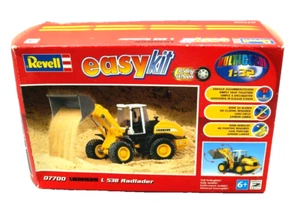 1/32 Scale Revell easykit 07700 - LIEBHERR L 538 - 4 Wheeled Loading Shovel - Picture 1 of 4