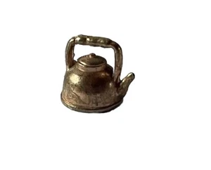 Tetera de cobre miniatura vintage casa de muñecas coleccionable - Imagen 1 de 2
