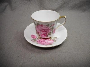 TAZA Y PLATILLO VINTAGE ROSA PATRÓN REAL LONDRES INGLATERRA N/R - Imagen 1 de 6