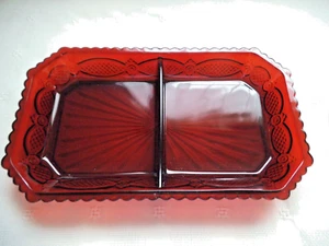 Vintage Avon Cape Cod rubinrot länglich 2-teilig Gewürz/Relish Schale/Tablett 9 1/2" ~ EUC - Bild 1 von 7