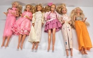 Vintage 1990er Barbie Puppe 6 Stück mit Kleidung blonde blaue Augen - einige Beschädigungen - Bild 1 von 11