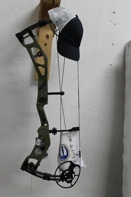 Elite Era - 60# - RH - Outdoor Green - New Unfired - Image 1 of 4