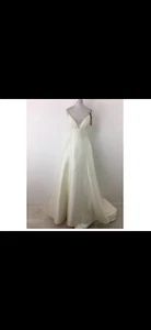 Wedding Dress - Picture 1 of 6