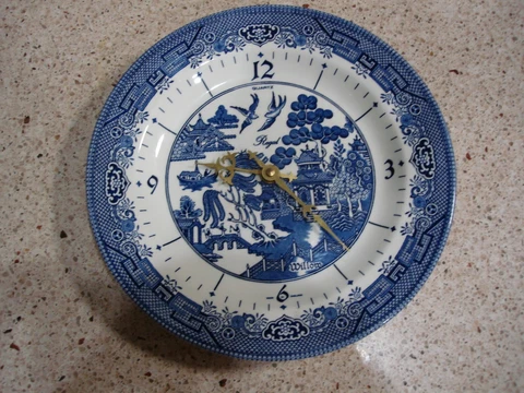 Clock Churchill Quartz Regal Blue Willow England Ware Porcelain Plate MINT! Cover