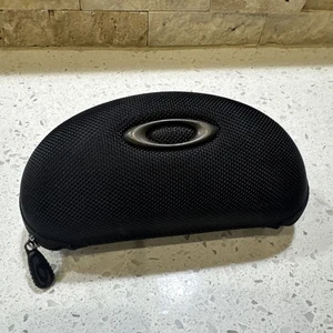 Funda protectora suave con logotipo y cremallera Oakley negra para gafas de sol interior - Imagen 1 de 6