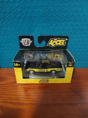 M2 Machines Auto-Thentics  ACCEL 1968 Plymouth Barracuda HEMI R88  Black/Yellow  - Image 1 of 4