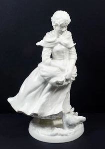 Royal Worcester A Farmers Wife RW4373 ~ All White Blank Unsigned - Picture 1 of 5