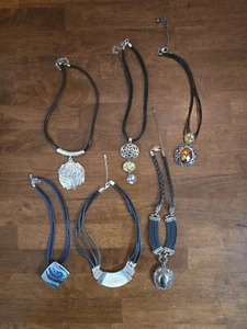 Lotto di 6 collane moda girocollo in corda nera chico e senza marchio - Foto 1 di 20