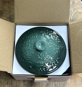 OLIVE BRANCH Mini Cocotte 24 Oz 710ml Artichaut Green Le Creuset Stoneware NIB - Picture 1 of 7