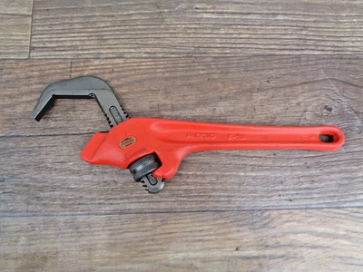 RIDGID E110  Offset Hex Pipe Wrench  10” - Image 1 of 4
