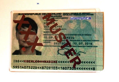 K&B VERTRIEB Schutzhüllen 11,5cm x 8cm Ausweishüllen Kartenhüllen EC-Karte biegsam Hüllen 783