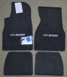 Smoke Lloyd Velourtex Carpet 4pc Floor Mats for 1993-2002 Camaro w Z28 Logo - Bild 1 von 2