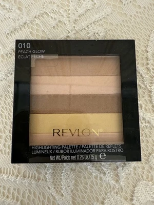 Revlon Highlighting Pallet in Shade 010 Peach Glow (7.5g) - Image 1 of 2