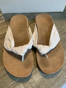 Vionic Group Pippa Damengröße 9,5 weiße Freizeit-Slipper Flip-Flop Zehenstegsandalen - Bild 1 von 6