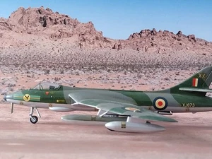 Revell Airfix Frog Hawker Hunter British Fighter jet Military built model 1:72 - Picture 1 of 24