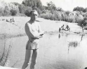 Guapo chico sin camisa torso desnudo joven gay int foto de colección URSS 2149 - Imagen 1 de 3