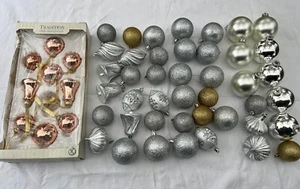 52 Weihnachtskugeln Konvolut Christbaumschmuck silber Weihnachten Kugeln Schmuck - Bild 1 von 4