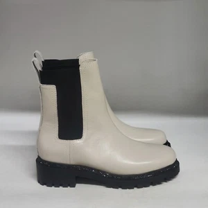 DKNY Rick Chelsea Boot Vanilla Womens Size 8.5M - Picture 1 of 8