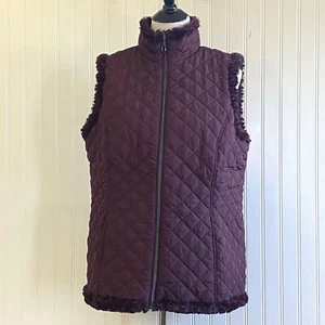 D & Co Full Zip Reversible Vest Size Medium Burgundy Wine Quilted Plush NEW - Picture 1 of 9