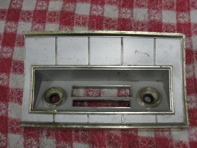 MOPAR 1965 DODGE CORONET RADIO BISEL 2580119 DEFECTO VER FOTOS. Foto 1 de 4