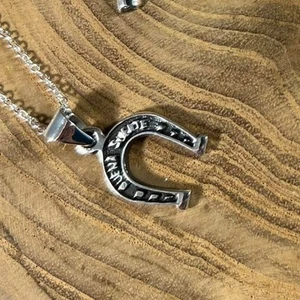 Collana a strati western a ferro di cavallo in argento sterling - Foto 1 di 2