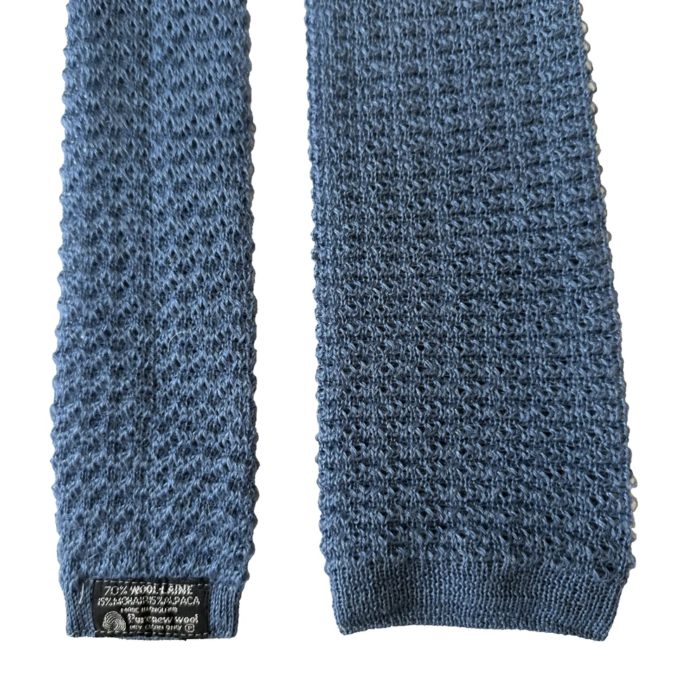 Corbata tejida vintage Austin Reed para hombre 70 % lana 15 % mohair 15 % alpaca azul 56" L-3,5" W Foto 1 de 4