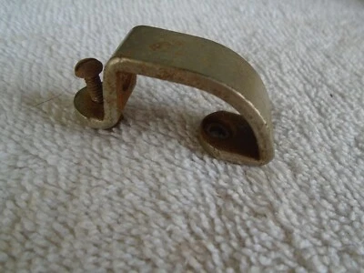 (1) VINTAGE RARE LEEDY WW2 RELIANCE BROADWAY COMMANDER VICTORY SNARE DRUM LUG! - Image 1 of 3