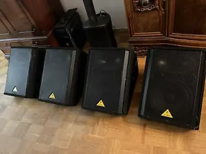 4 Behringer Bühnenmonitore mit passender Behringer Endstufe im Case. - Bild 1 von 7