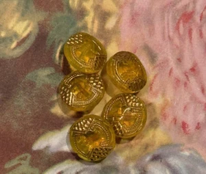 Juego de 5 botones de vidrio checo vintage Moonglow con acento amarillo y dorado 1/4"/mm .07 - Imagen 1 de 6
