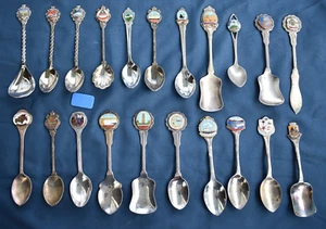 BULK LOT 22 X OLD AUSTRALIAN ENAMEL ? SOUVENIR SPOONS ETC - BUNDLE VINTAGE - Picture 1 of 1