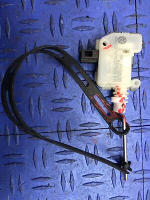 2010 - 2013 PORSCHE PANAMERA FUEL TANK FILLER DOOR LOCK LATCH ACTUATOR 7L5810773 - Image 1 of 4