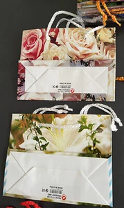 24 Geschenktüten Blumenmotive 12,5x17  cm Quer NEU - Bild 1 von 4
