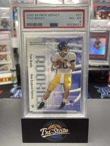 2000 Skybox Impact Football Tom Brady RC #27 PSA 8 Patriots Michigan Wolverines - Foto 1 di 2