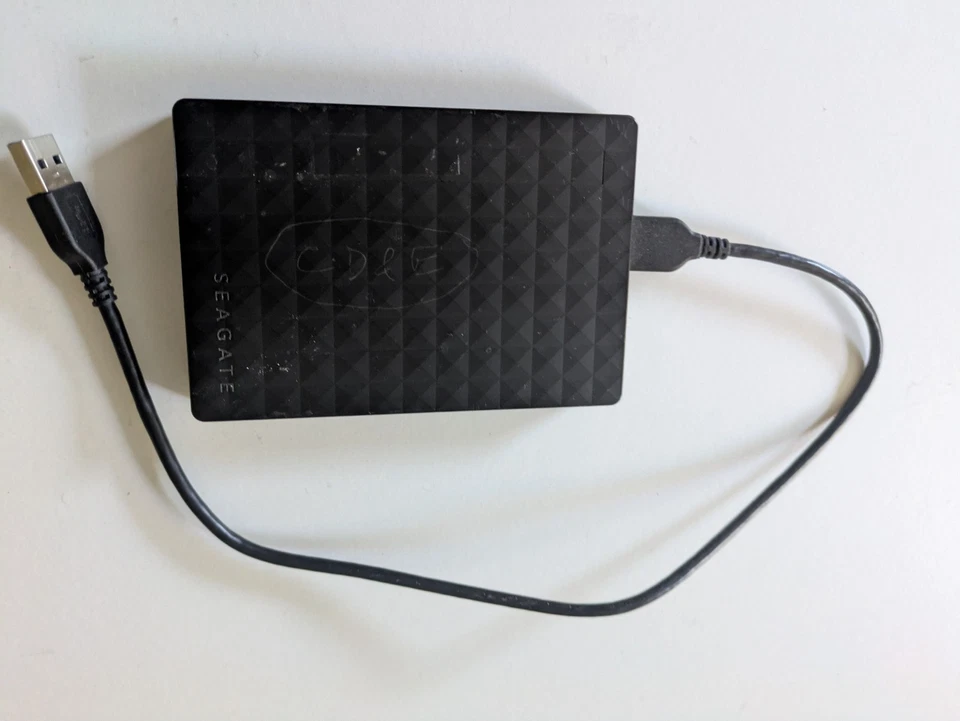 Seagate Expansion + 2TB Portable External Hard Drive – USB 3.0 - Image 1 of 3