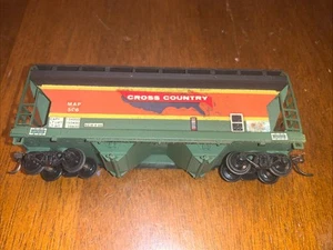 HO Scale Unknown Manufacturer PS-2 2-Bay Covered Hopper. - Picture 1 of 7