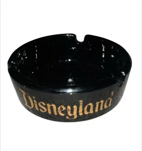 Cenicero vintage raro Disneyland vidrio negro y detalles dorados años 60’s - Imagen 1 de 6