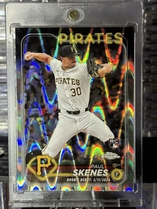 2024 TOPPS CROMO #USC27 PAUL SKENES NOVATO DEBUT REFRACTOR RAYWAVE (RC) - Imagen 1 de 2