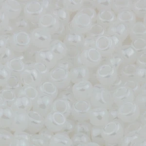 Toho Seed Beads 6/0 White Ceylon Pearl 15g 10107001 - Picture 1 of 2