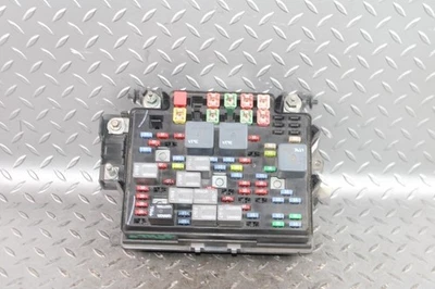 03-06 SIERRA 1500 4.8L Engine Distribution Fuse Relay Junction Box Factory OEM Foto 1 de 4