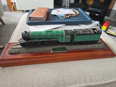 Hornby Class A3 4-6-2 Loco 4472 Flying Scotsman LNER Apple Green Livery - Image 1 of 4