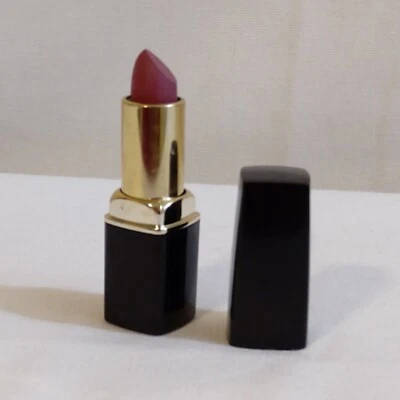NEW Signature Club A, Lipstick, Color RF#2 - Image 1 of 4