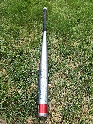 Бита софтбольная DeBeer Clincher 34 дюйма 38 унций 1510 дБ 7046 серебристая сплав HT диаметр 2 1/4 дюйма - Изображение 1 из 4